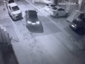 Ataşehir’de Park Halindeki Araca Çarpıp Arkasına Bakmadan Kaçtı