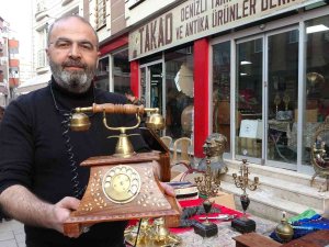 Mezatın En Gözdesi Asırlık Gramofon 19 Bin Tl’ye Alıcı Buldu