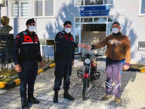 Çalınan Motosiklet Jandarma Tarafından Sahibine Teslim Edildi