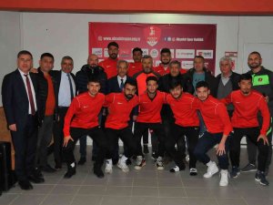 Akşehir Spor Yeni Teknik Direktörü Ve Yeni Transferleriyle İddialı Geliyor