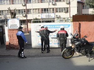 Polisten Okul Önlerinde Denetim