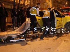 Edirne’de Ticari Taksi Ve Otomobilin Çarpışması Güvenlik Kamerasına Yansıdı