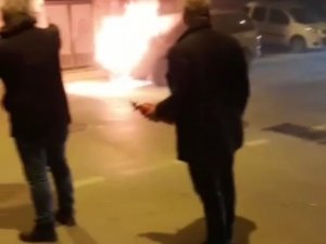 Bursa’da Park Halindeki Bir Otomobil Ve Seyir Halindeki Kamyon Alev Alev Yandı