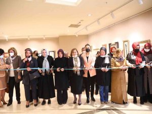 Gençlerin Hazırladığı Sergi Ve Tiyatro Oyunu Vatandaşla Buluştu