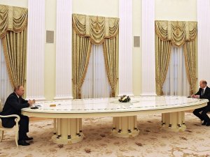 Putin Ve Scholz Görüştü