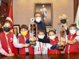 Başarılı Satranççılardan Başkan Ataç’a Ziyaret