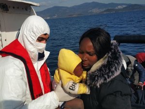 Yunanistan Unsurlarınca Geri İtilen 52 Düzensiz Göçmen Kurtarıldı