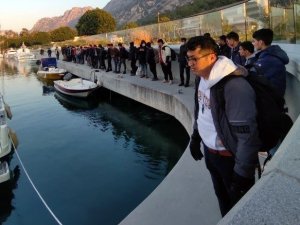 15 Metrelik Yelkenli Tekneden 111 Düzensiz Göçmen Çıktı