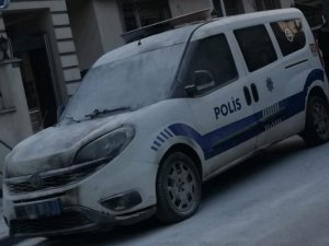 Karakolun Önündeki Polis Otosunu Yaktı