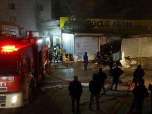 Yozgat’ta Markette Çıkan Yangın Korkuttu
