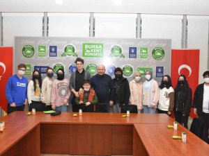 Çocuk Meclisi’nde Demokrasi Şöleni