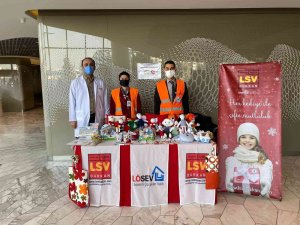 Kanserli Çocuklar İçin Stant Kurdular