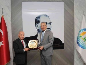 Hikmet Çetin: "Mezitli’deki Çalışmalardan Son Derece Etkilendim"