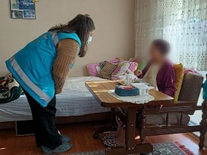 Yatağa Bağımlı Hastaların Sağlık Kurulu Raporları Evlerinde Düzenleniyor