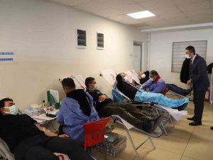 Di̇ski̇’den Kızılay’a Kan Bağışı