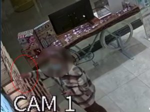 İ̇ş Yeri Hırsızı Kamerada