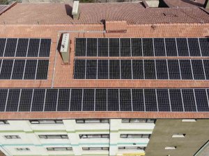 Bu Okulun Elektrik Enerjisinin Yüzde 90’ı Güneşten