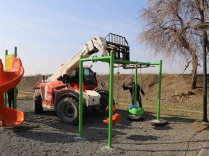 Erzincan’da Park Yenileme Ve Tadilat Çalışmaları Başladı
