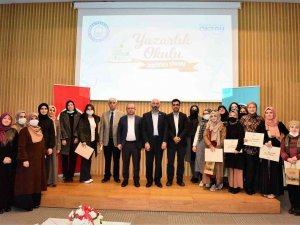 Yazarlık Okulu Mezunlarını Verdi