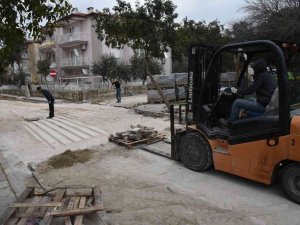 Yunusemre Yol Çalışması Yapıyor