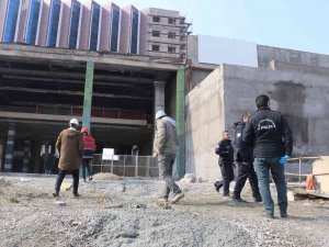 Alışveriş Merkezi İnşaatında Yaralı Halde Bulundu