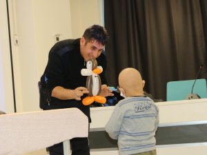 Kanserli Çocuklara Polis Ağabeylerinden Moral