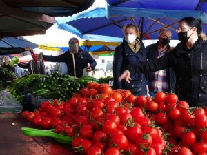 Semt Pazarlarında Sebze Ve Meyve Fiyatları Yarı Yarıya Düştü