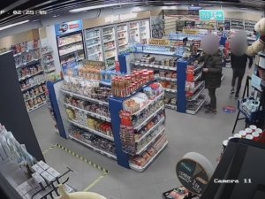 Akaryakıt İstasyonundaki Hırsızlık Kamerada