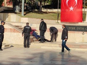 Eşini Ve Kayınpederini Öldüren Zanlı Hakim Karşısında