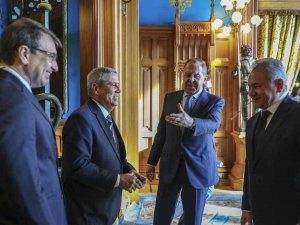 Lavrov: “Batı’nın Ukrayna Etrafındaki Histerisi, Bizi Derin Şaşkınlığa Uğratıyor”