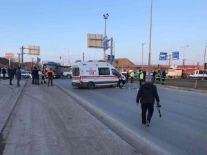 Otomobil İle Hasta Taşıyan Ambulans Çarpıştı: 5 Yaralı