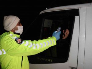 Amasya’da Alkollü Çıkan Yolcudan İlginç Savunma: "İ̇çmeyip De Ne Yapalım"