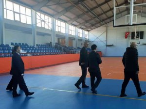 Akçakoca’da Spor Tesislerinin Onarımı Sürüyor