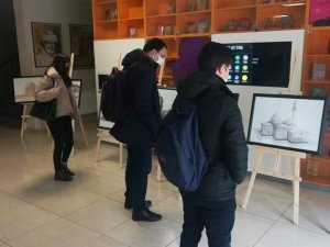 Hayatını Kaybeden Arkeolog Adına Kütüphanede Sergi Açıldı