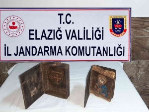 Elazığ’da El Yazması İ̇ncil Ele Geçirildi