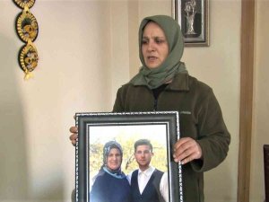 Kadıköy’de ‘Yan Baktın’ Kavgasında Öldürülen Gencin Ailesi Konuştu