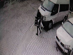 Pendik’te Korkusuz Hırsızlar 2 Gün Arayla Aynı Apartmanda Hırsızlık Yaptı