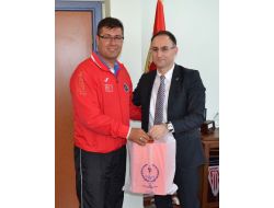 Şampiyon Atletler Ödüllendirildi