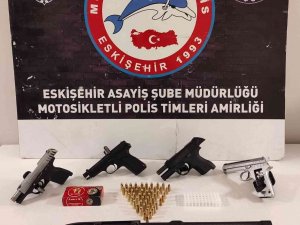 Şüpheli Şahıslar Üzerinde 5 Silah Ele Geçirildi