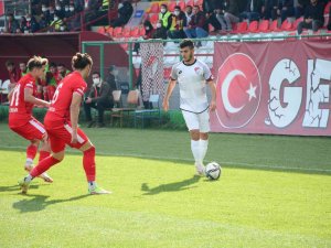 Elazığspor’da Selim Enes Sezonu Kapattı