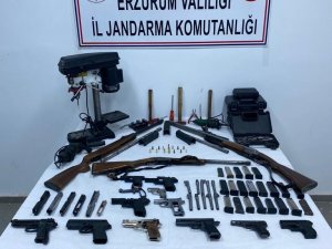 Erzurum’da Kaçak Silah Ticareti Operasyonu: 2 Gözaltı