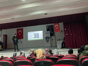 Elazığ’da ‘En İ̇yi Narkotik Polisi Anne’ Projesi