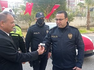 Kozan Emniyetine Hayırseverlerden Araç Bağışı