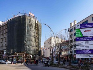 İ̇nönü Caddesi’nde Sokak İyileştirme Çalışmaları Başladı