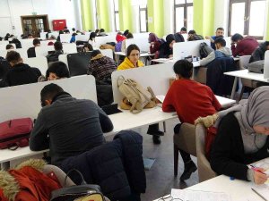 Yeni Kütüphaneyi 10 Günde 20 Bin Kişi Ziyaret Etti