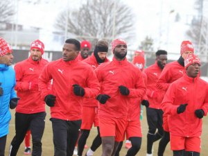 Sivasspor, Karagümrük Maçına 3 Puan Parolasıyla Hazırlanıyor