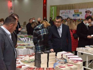 Çan Belediyesi Kitap Fuarı Başladı