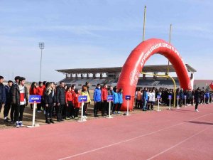 Okul Sporları Genç Erkek Ve Genç Kız Futbol Yarı Final Müsabakaları Başladı