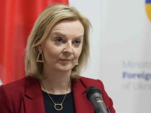 İ̇ngiltere Dışişleri Bakanı Truss: "Rusya’nın Saldırgan Bir Eylemde Bulunabileceğine Dair Önemli Bir İhtimal Var, Ancak Rusya Hala Diplomasi Yolunu İzleyebilir"