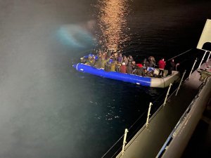Ayvalık’ta 39 Düzensiz Göçmen Kurtarıldı